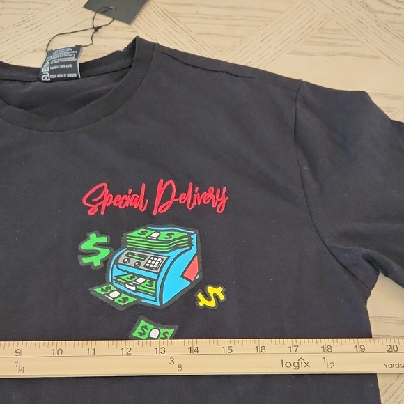 NEW Genuine Authentic Garments Monopoly Man Black Graphic T-Shirt Size Large - Picture 4 of 5